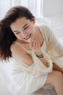 《漂亮的女邻居5》在线播放